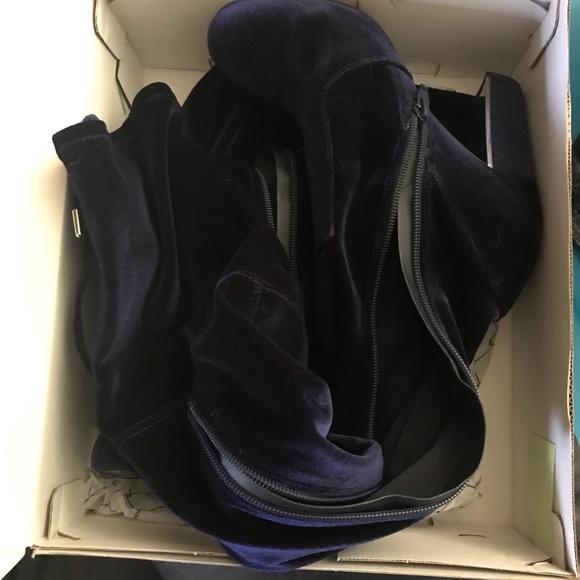 Blue velvet high heel boots - Picture 6 of 6